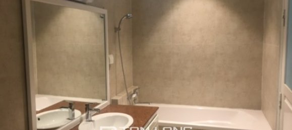 4 Schlafzimmer Villa in Tay Ho, Vietnam, Nr. 1915 16