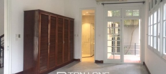 4 Schlafzimmer Villa in Tay Ho, Vietnam, Nr. 1915 10