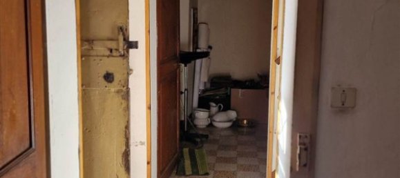 8 rooms House in Montecreto, Italy No. 208880 4