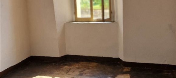 8 rooms House in Montecreto, Italy No. 208880 10