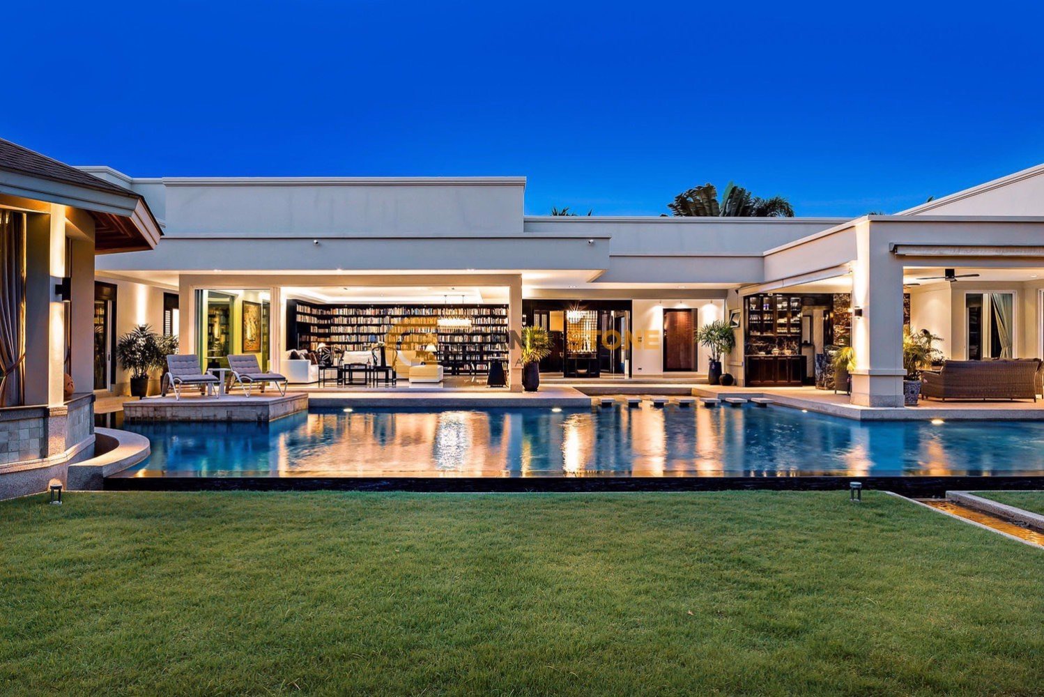 420m² Cafe / restaurant in Pattaya, Thailand No. 24916