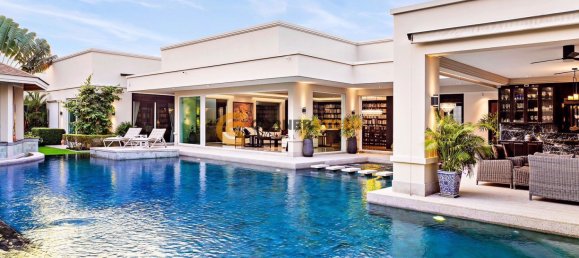 420m² Cafe / restaurant in Pattaya, Thailand No. 24916 2