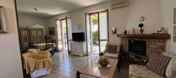 Вилла с 5 комнатами в Анджера, Италия № 258082 2