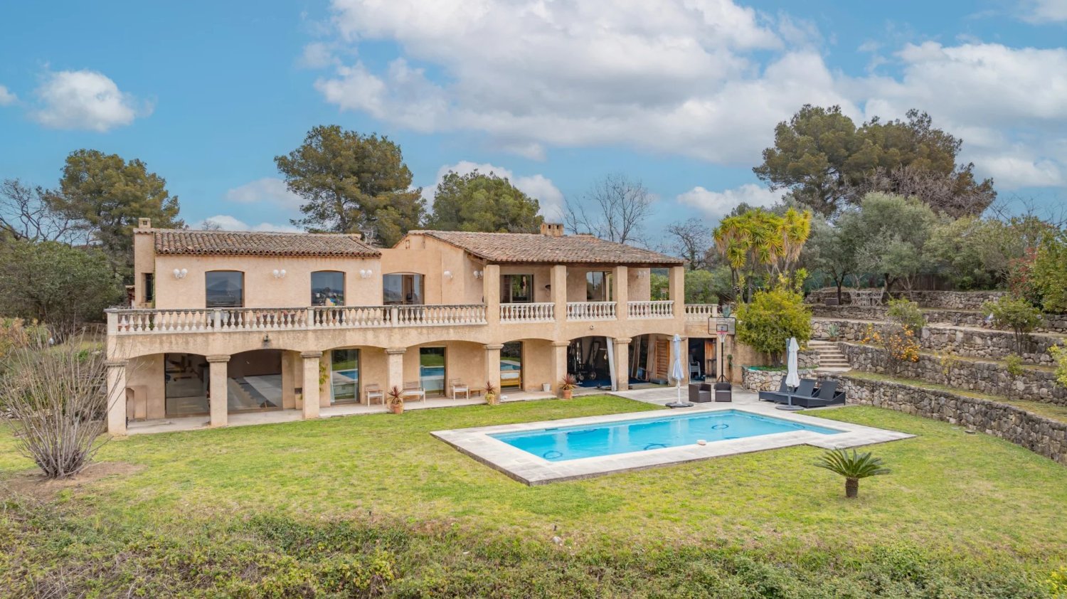 4 bedrooms Villa in Cagnes-sur-Mer, France No. 190759