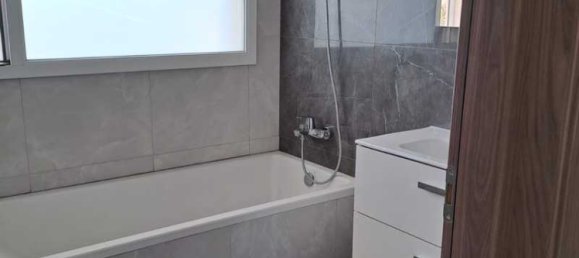 4 bedrooms Apartment in Pyrgos, Cyprus No. 20814 6