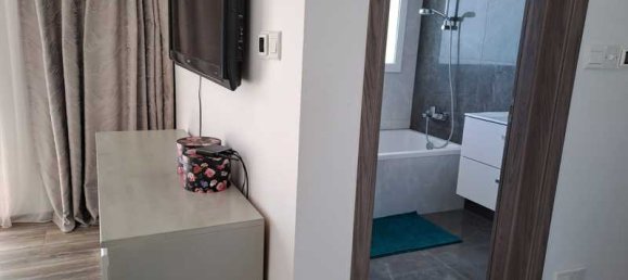 4 bedrooms Apartment in Pyrgos, Cyprus No. 20814 3