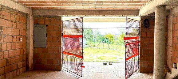 6 rooms House in Treglio, Italy No. 67605 24