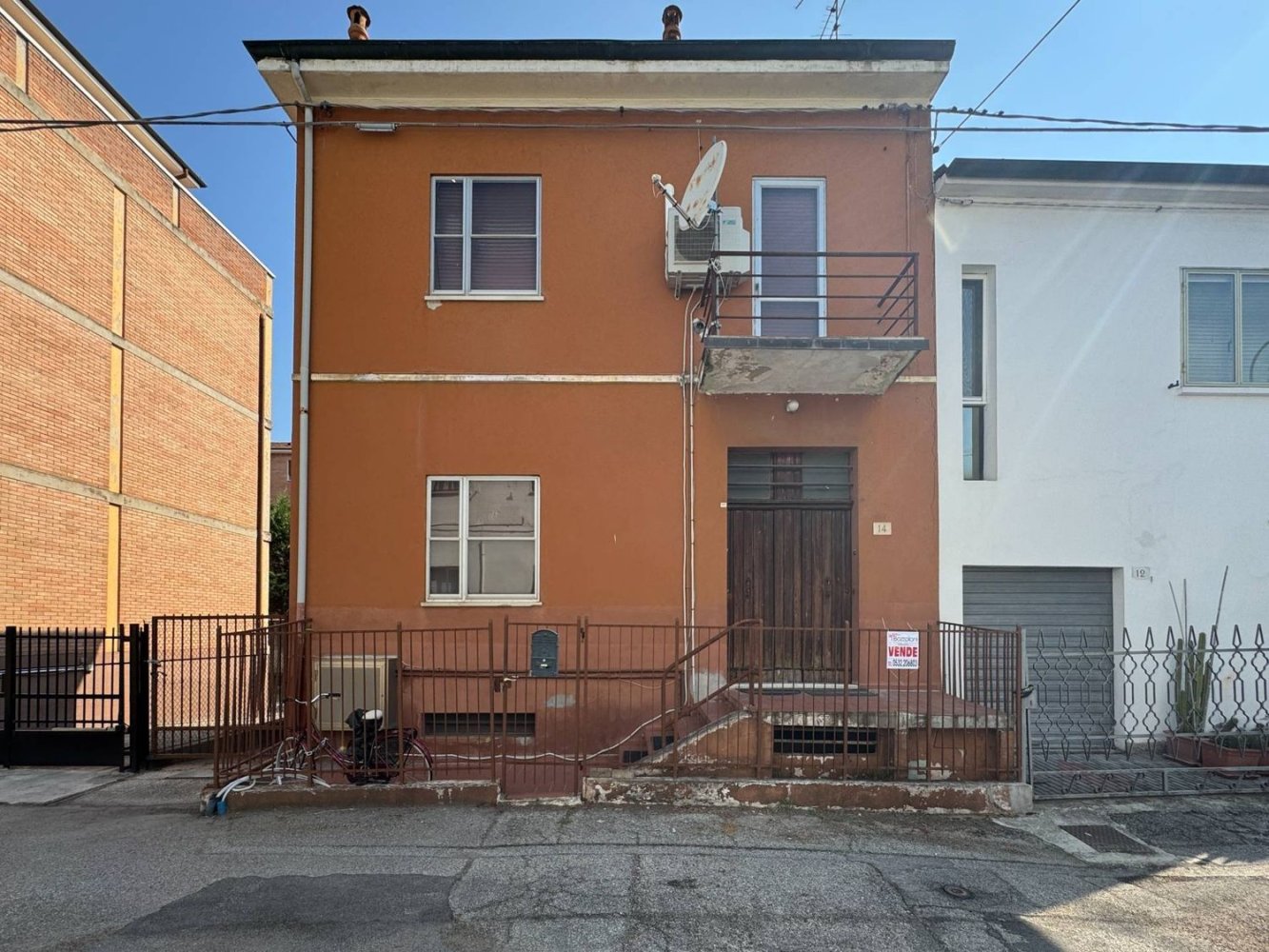 3غرفة شقة في Ferrara, Italy رقم 263250