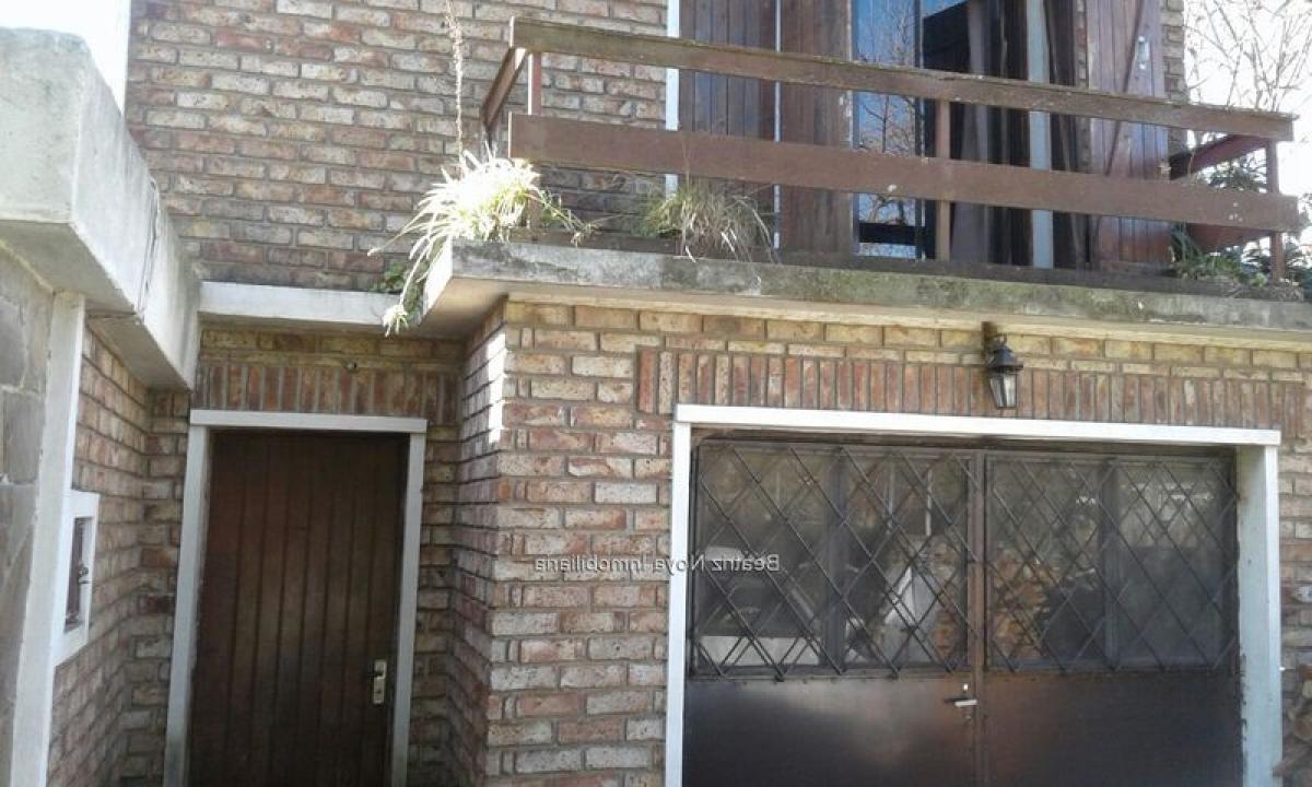 Casa de 2 dormitorios en Canelones, Uruguay No. 8072