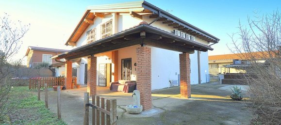 8 rooms Villa in Inveruno, Italy No. 20346 3