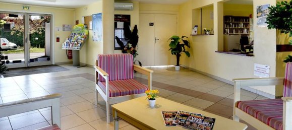 Studio in Beziers, France No. 37950 4