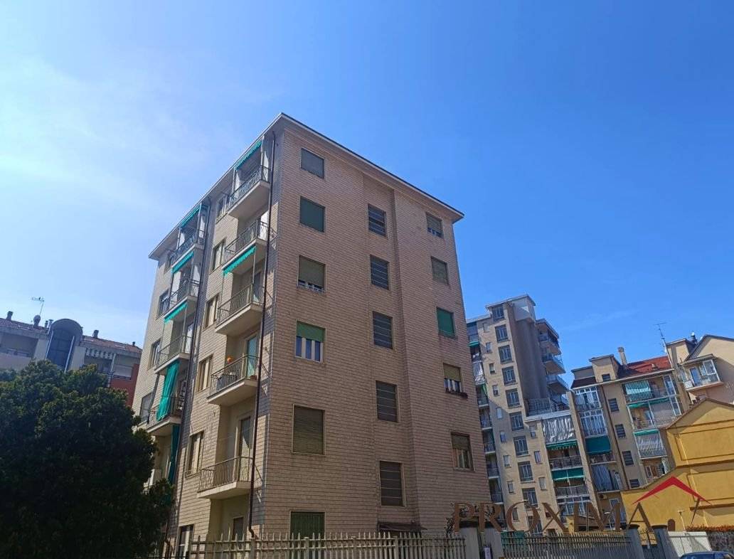 2 غرف نوم شقة في Turin, Italy رقم 11880