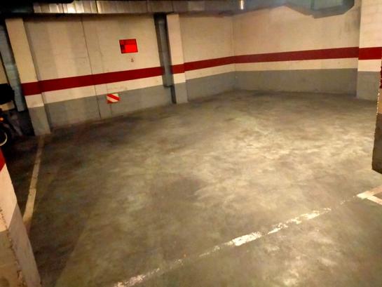  Garage in Zaragoza, Spain No. 183048