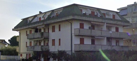 5 rooms Apartment in Martinsicuro, Italy No. 34998 3