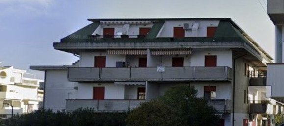 5 rooms Apartment in Martinsicuro, Italy No. 34998 32