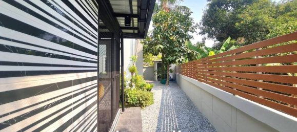 5 غرف نوم مقهى / مطعم في Bang Lamung, Thailand رقم 15449 2