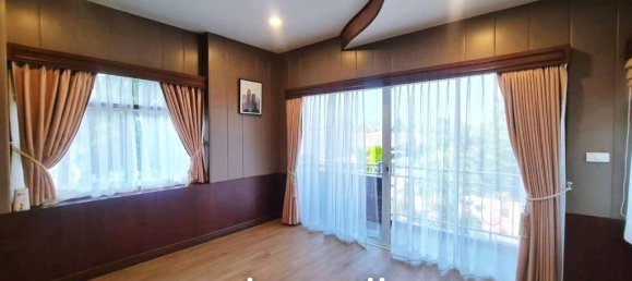 5 غرف نوم مقهى / مطعم في Bang Lamung, Thailand رقم 15449 5