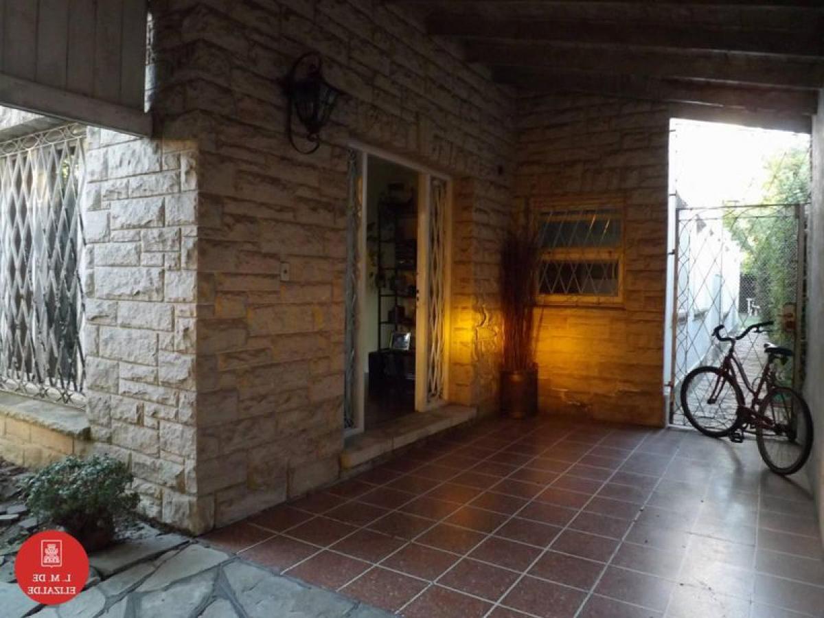 3 bedrooms House in San Fernando, Argentina No. 19051