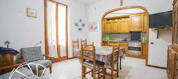 4 rooms House in Montemurlo, Italy No. 19281 3