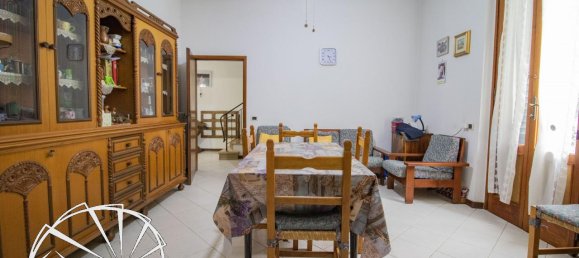 4 rooms House in Montemurlo, Italy No. 19281 14