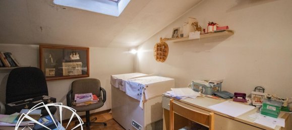 4 rooms House in Montemurlo, Italy No. 19281 11