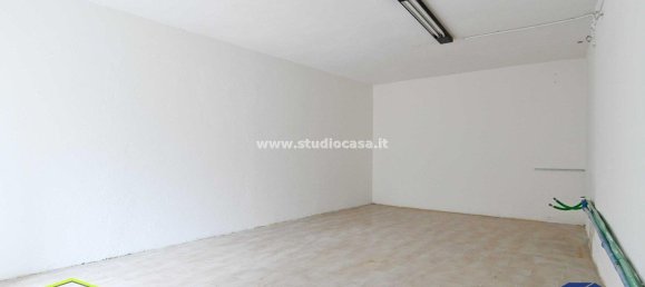 2-salle Propriété commerciale à Cavernago, Italy No. 82027 10