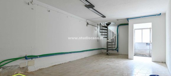 2-salle Propriété commerciale à Cavernago, Italy No. 82027 12