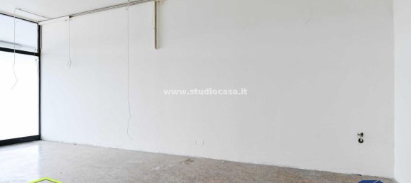 2-salle Propriété commerciale à Cavernago, Italy No. 82027 8