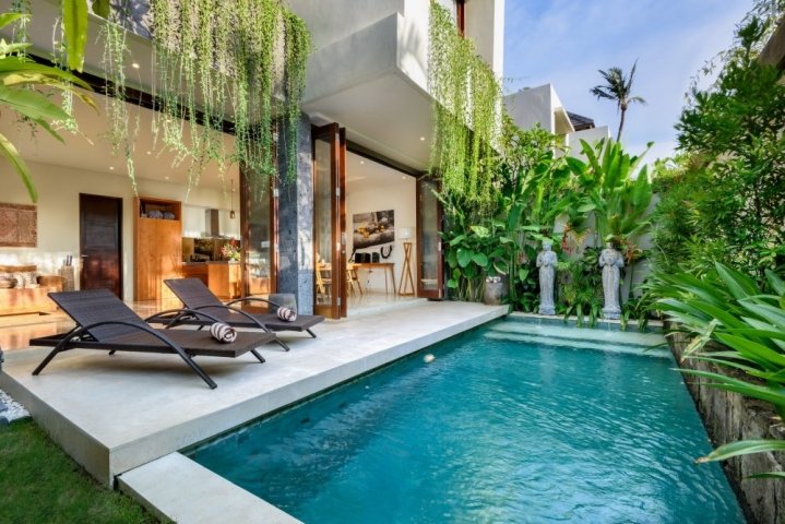 4 chambres villa à louer à Legian, Kuta, Badung, Bali, Indonesia № 3254