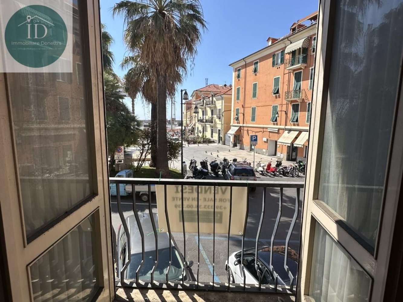 13 rooms Apartment in Imperia, Italy No. 292935