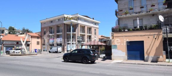 4 rooms Commercial property in Pescara, Italy No. 310189 2