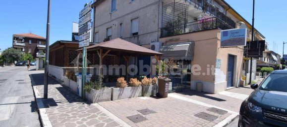 4 rooms Commercial property in Pescara, Italy No. 310189 4