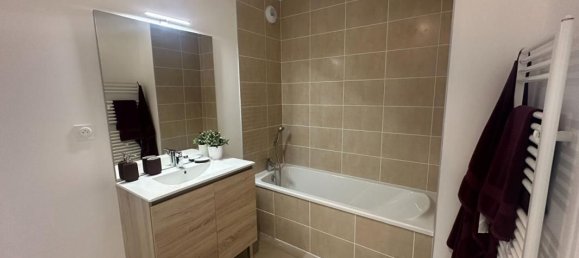 Квартира с 3 спальнями в Рон, Франция № 343483 5