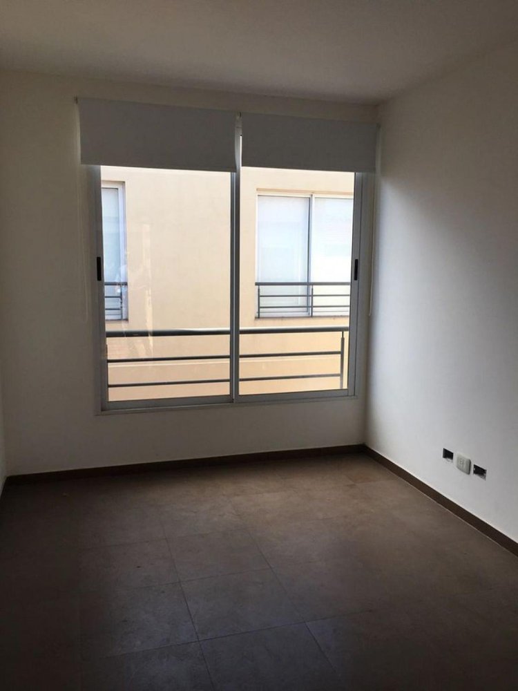 Studio in Bermudez, Argentina No. 5259