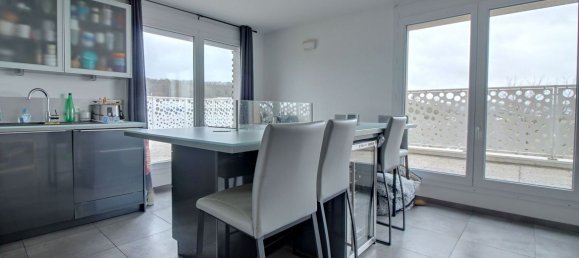 3 bedrooms Duplex in Aubergenville, France No. 164113 4