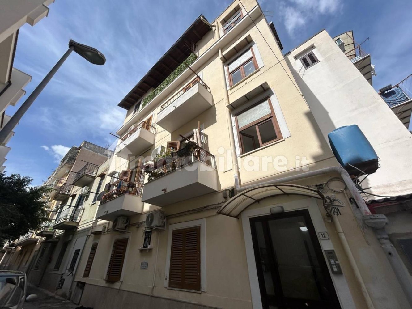 5-salle Bâtiment à Palermo, Italy No. 194940