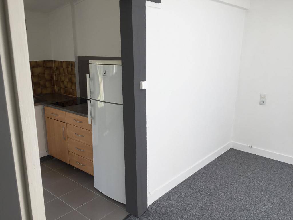 1 bedroom House in Sainte-Genevieve-des-Bois, France No. 327777