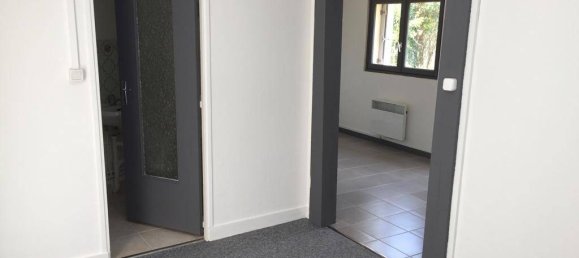 1 bedroom House in Sainte-Genevieve-des-Bois, France No. 327777 2