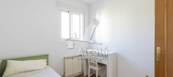 Apartamento de 3 dormitorios en Alcalá de Henares, Spain No. 167223 35