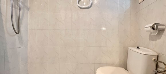 4 bedrooms Apartment in Barcelona, Spain No. 171308 2