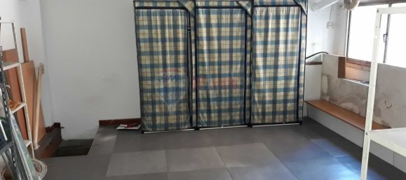 Gewerbliche Immobilie in Gijon, Spain 55m², Nr. 74419 18