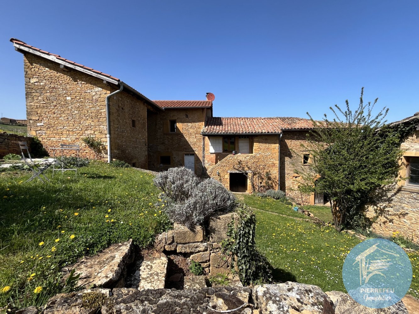 2 Schlafzimmer Haus in Theize, France, Nr. 206036