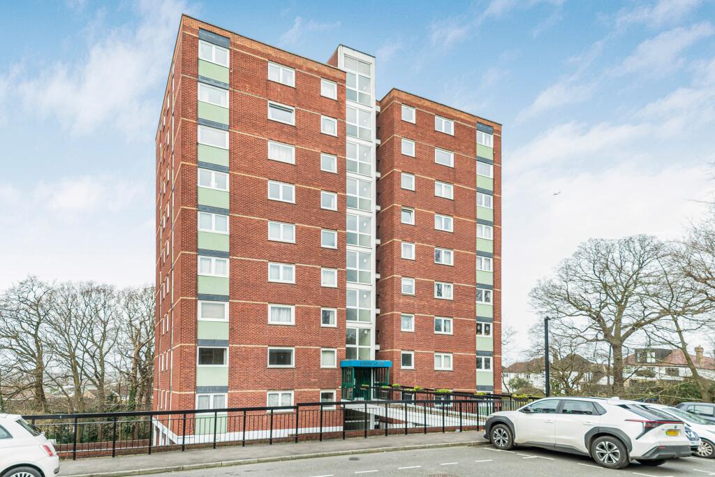 1 bedroom Apartment in Beckenham, United Kingdom No. 973