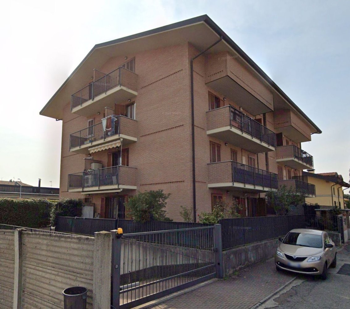 3غرفة شقة في Seregno, Italy رقم 99494