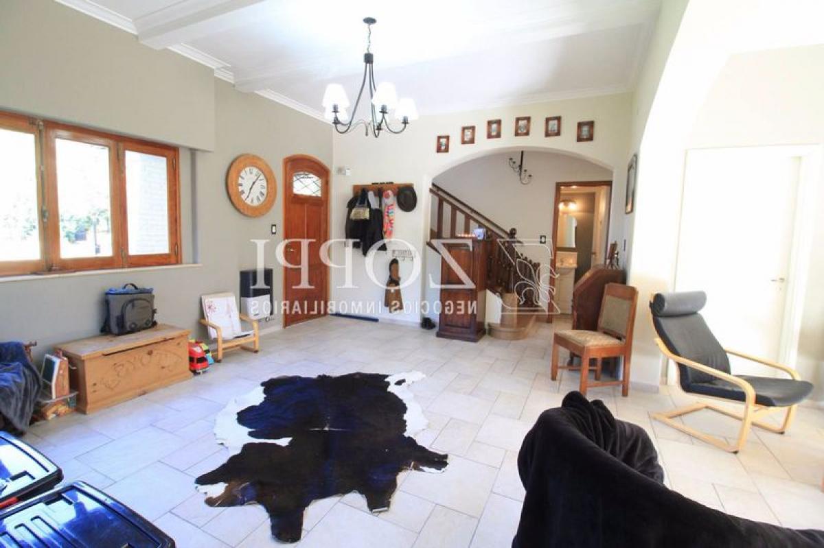 4 bedrooms House in Buenos Aires, Argentina No. 101936