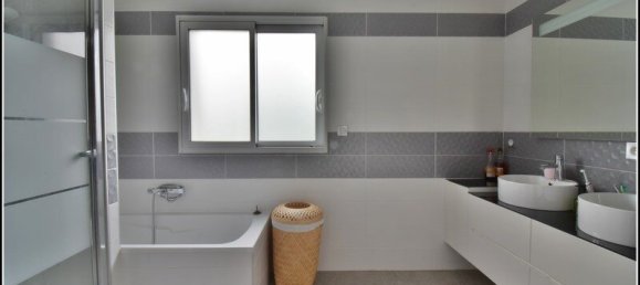 4 bedrooms House in Begles, France No. 333244 2