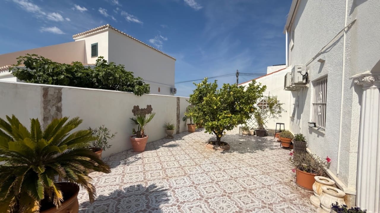 3 bedrooms House in Torrevieja, Spain No. 187979