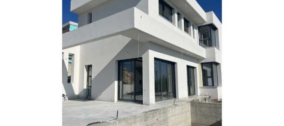 4 bedrooms Villa in Agios Athanasios, Cyprus No. 20387 9