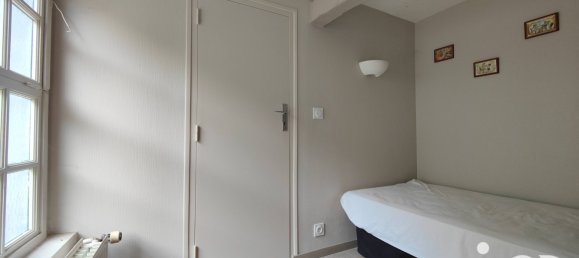 Квартира с 1 спальней в Шатожирон, Франция № 275826 3