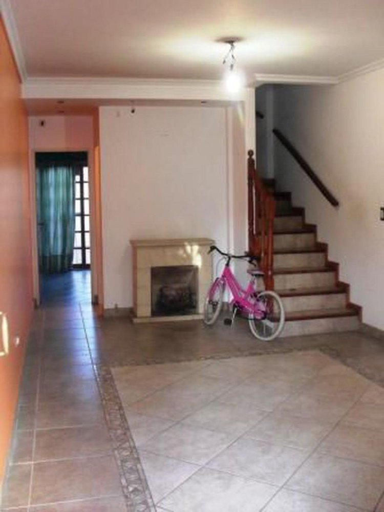 3 bedrooms House in Moron, Argentina No. 18866